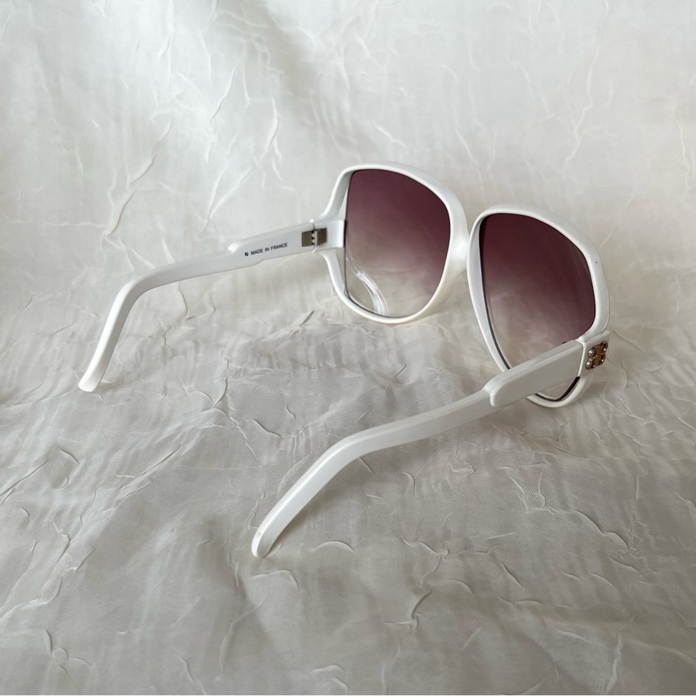 [ ” ▀ ﹏ ▀ ” ]

Vintage 70s Balenciaga Sunglasses - Picture 7 of 17